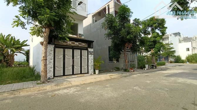 bán gấp lô đất mặt tiền chợ 