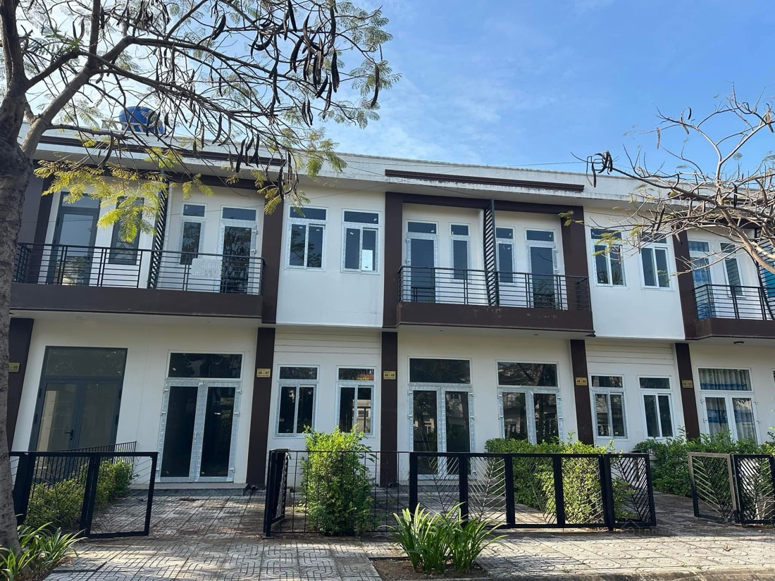 nhà phố Trần Anh Riveside giá 1,4tỷ(full giá) sổ hồng riêng, trung tâm Bến Lức