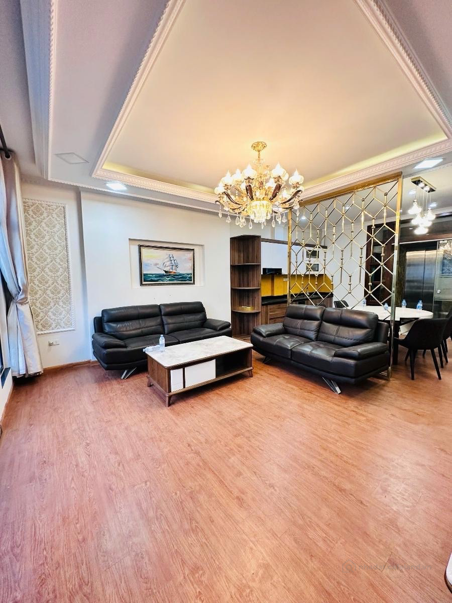 NHÀ ĐẸP TRUNG TÂM CẦU GIẤY - GARA 2 Ô TÔ - THANG MÁY - PHÙ HỢP VĂN PHÒNG CAO CẤP