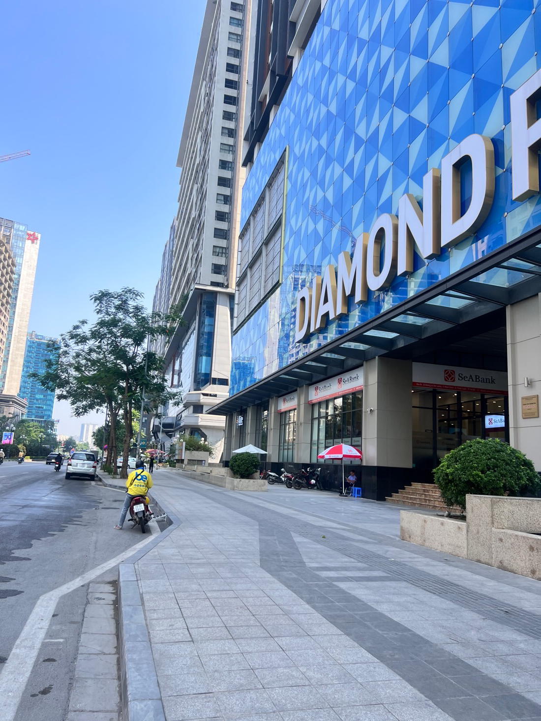 ĐẤT DỊCH VỤ TRUNG TÂM TRUNG HOÀ -5325M² - 3 TẦNG - 148 TỶ - TỔ HỢP ĐANG VẬN HÀNH