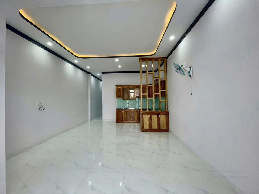 cần bán căn nhà mới 100% gần chợ EaKao