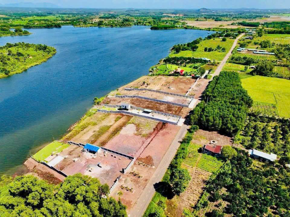 Bán lô đất nghĩ dưỡng view hồ Suối Môn, Long Đất, BRVT