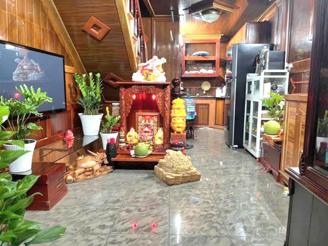 Chỉ 3,95 tỷ - cách Bến Vân Đồn 40m - 24,6m2 (3,1 x 8,1) - nhà 3 tấm HC đủ