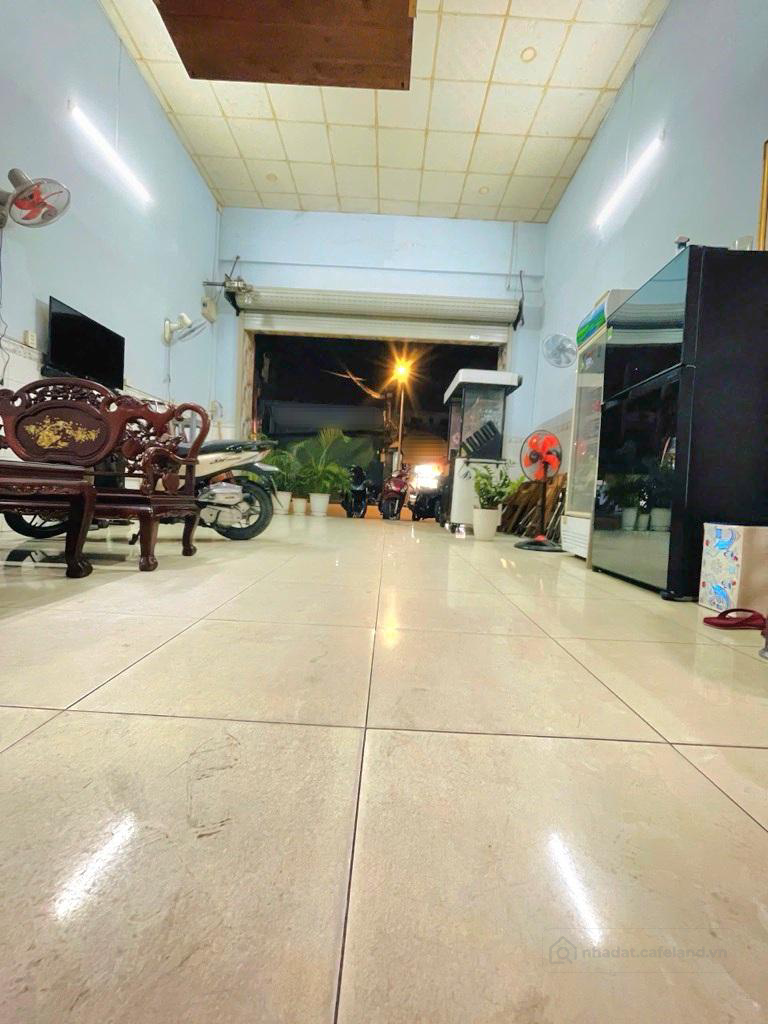 Chỉ 12 tỷ - nhà 5,3 x 11,6 - mặt tiền Huỳnh Tấn Phát sát Quận 4