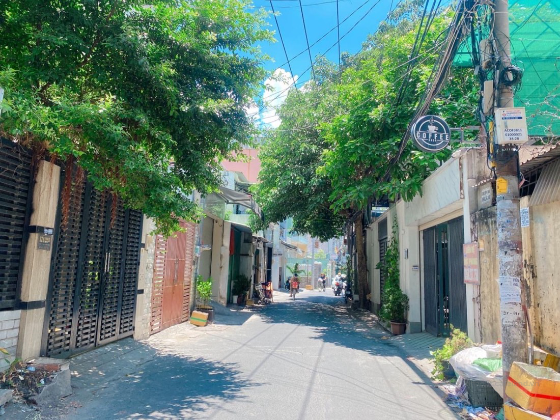 Nhà ngang hơn 5m, 95m2, 4 tầng, 3pn, hẻm xe hơi vào nhà. pháp lý chuẩn