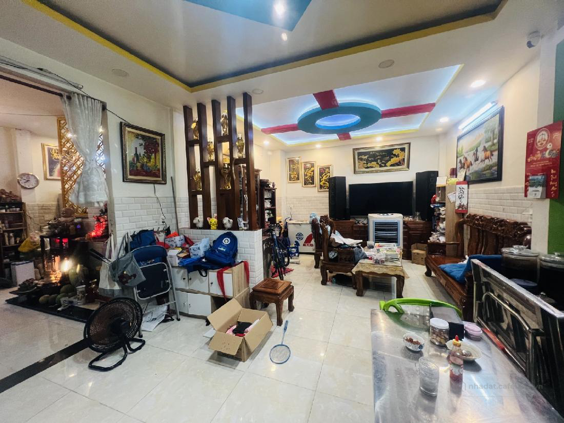 HIẾM NGAY KHU VÍP NGUYỄN GIA TRÍ - 2 TẦNG MỚI ĐẸP - VÀI BƯỚC CHÂN RA ĐƯỜNG LỚN.