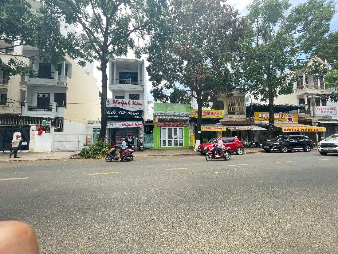 Hàng cực Hót, bán đất kèm theo 02 nhà tại Nha Trang