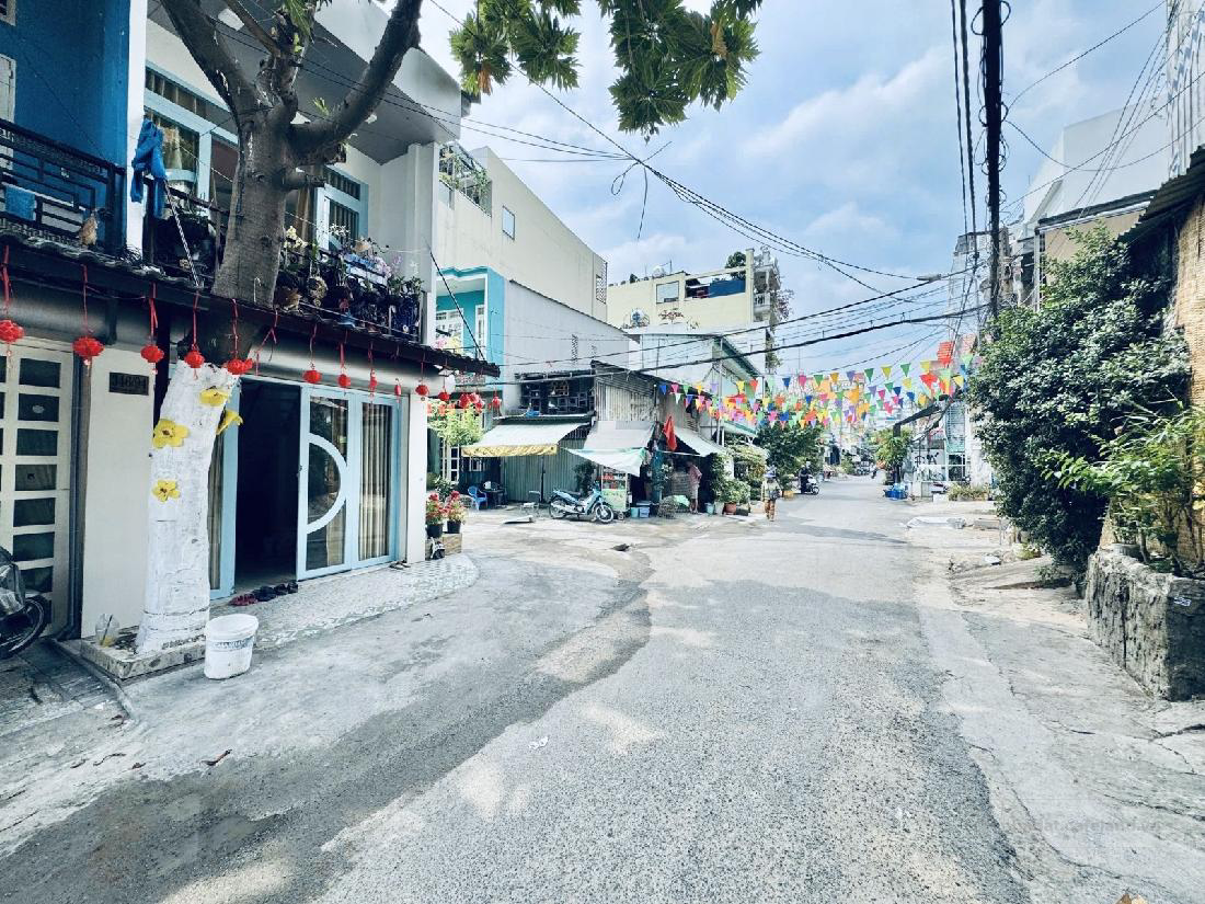 Hẻm xe tải, lô đất đẹp, ngang lớn, nở hậu nhẹ, phù hợp xây Căn hộ dịch vụ.