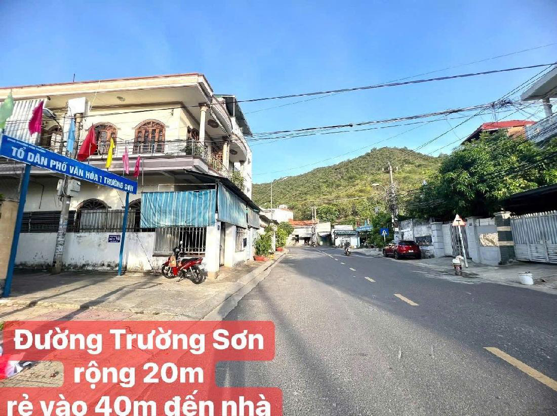 Nhà cách biển 1 km, đường ô tô, sau khu đô thị Mipecco. giá rẻ hơn 1 nửa Mipeco