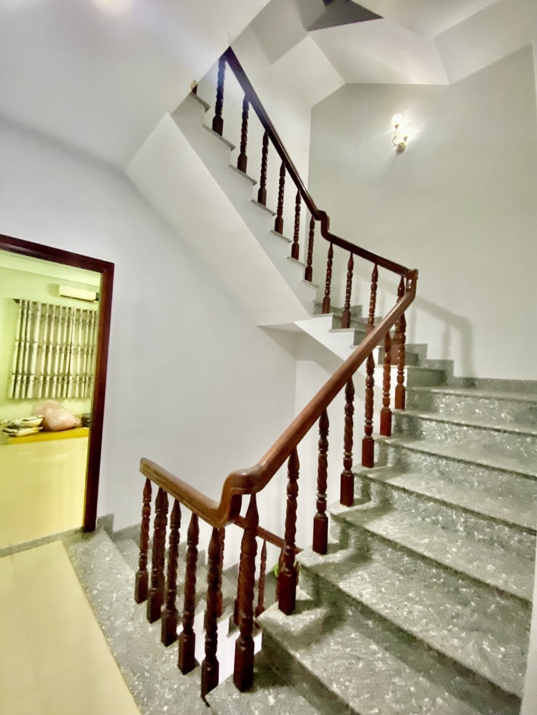 Bán nhà mặt phố quận bình tân - 4 tầng BTCT - Khu nhà cao tầng 8,3 tỷ