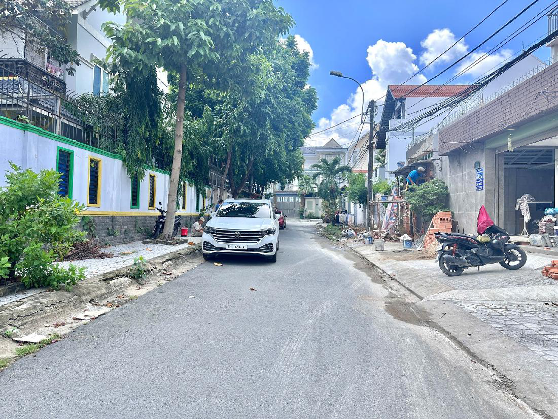 HOT.! ĐẤT ĐẸP- GIÁ TỐT. CƠ HỘI MUA Ở ĐẦU TƯ CHO GIA CHỦ. PLB- Q9.