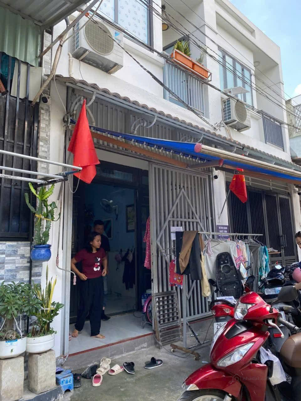 nhà 1 trệt 1 lầu Sổ Chung, Phường đông hòa dĩ an Bình Dương 1 tỷ 580 triệu.