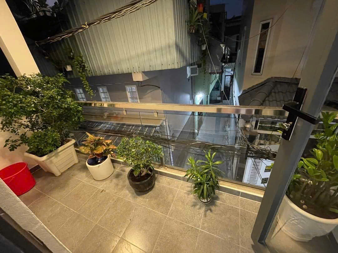 Nhà 1 xẹt, hxm gần mặt tiền đường, 42m2, nhiều phòng, pháp lý chuẩn