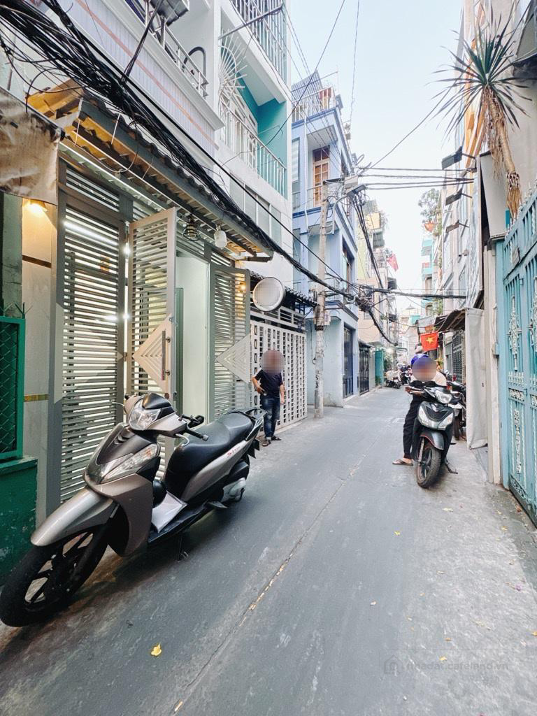 Chỉ 5,5 tỷ - hẻm 4m sát Hoàng Diệu - Khu 20 Thước - nhà 5 tầng HC đủ
