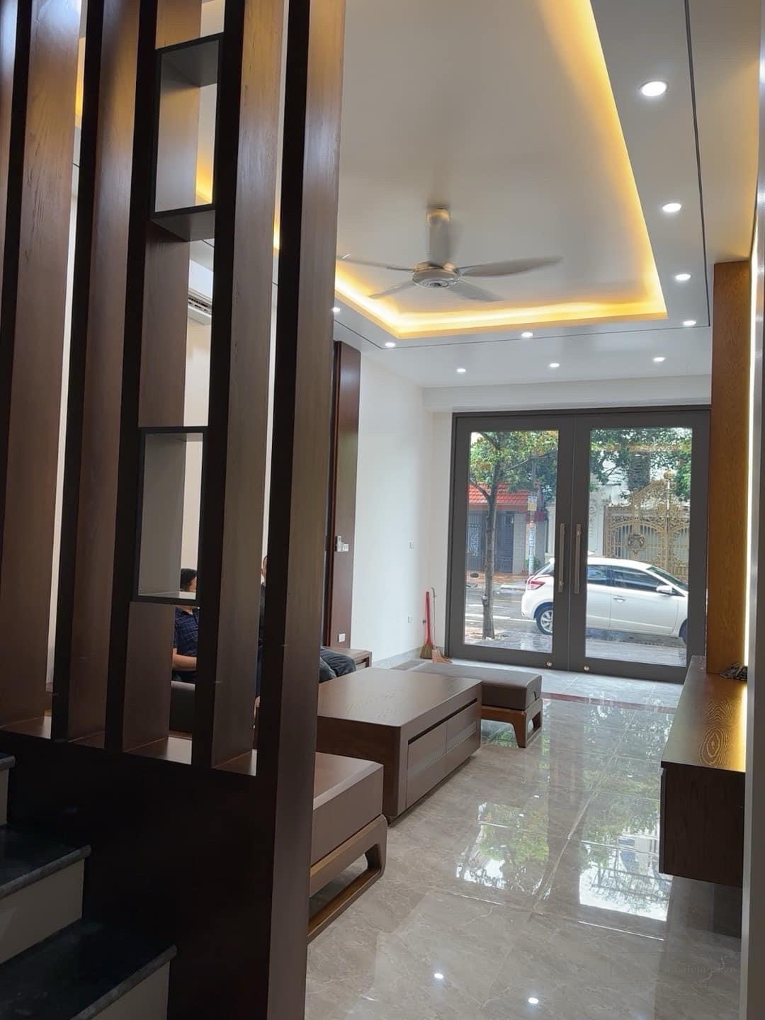 Chính chủ cần bán căn nhà 4 tầng, thang máy mặt phố Đinh Tiên Hoàng, TP HP mới