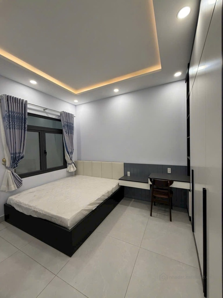 Nhà mới đẹp, ngang hơn 5m, 72m2, nhiều phòng, nội thất đẹp, hoàn công