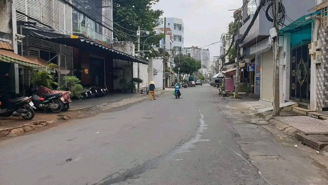 bán nhà đường Lê Thị Bạch Cát, phường 11, quận 11, thành phố Hồ Chí Minh