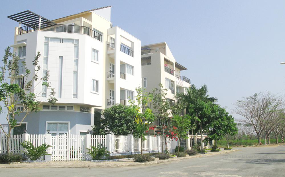 Bán đất Vạn Phát Hưng Phú Xuân đường 20 m , giá 52.7 tỷ 