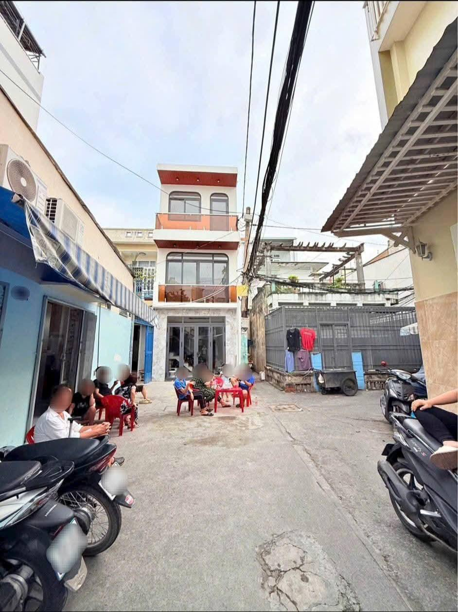 Nhà 3 tấm 4pn - sổ 40,3 m2 (4 x 10,6) - hẻm trước nhà 6m. Chỉ 4,95 tỷ