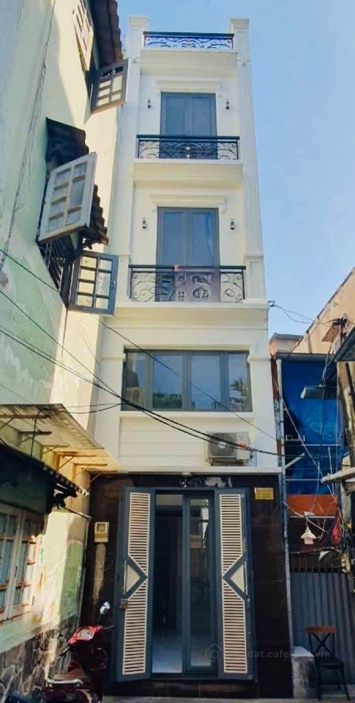 Chỉ 5,2 tỷ - mặt tiền thụt Vĩnh Khánh - 5 tầng HC đủ - Đất dân cư hiện hữu