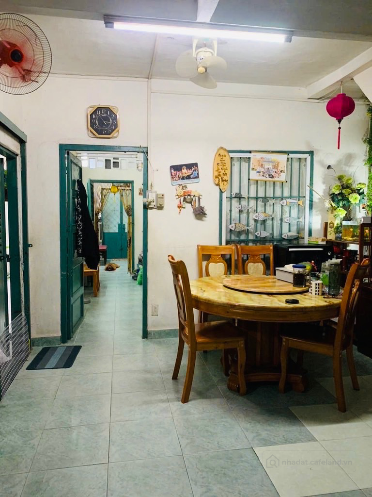 Nhà gần mặt tiền đường, 64m2, ngang hơn 4m (nở 5.5m), hẻm thông thoáng mát @ 