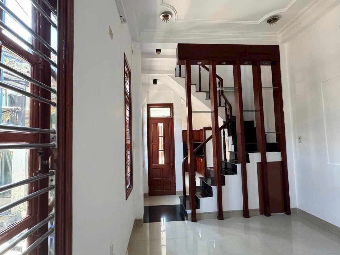 NHÀ 3 TẦNG SAU MẶT TIỀN TRƯỜNG CHINH – GIÁ CHỈ 1,7 TỶ 