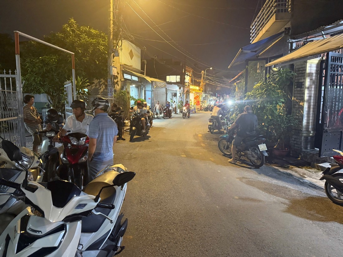 Mặt Tiền Kinh Doanh 2 Tầng- 96M2 - Ngang 8.5M - Ngay Trường THPT Nguyễn Hữu Cầu