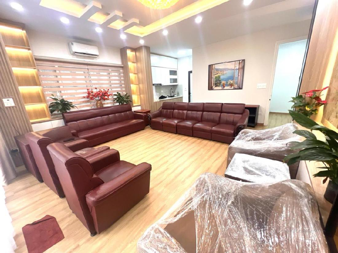 SIÊU PHẨM MẶT PHỐ ĐÊ LA THÀNH TO: 42m - 5T - Mt: 5m – LÔ GÓC – Ô TÔ – KINH DOANH