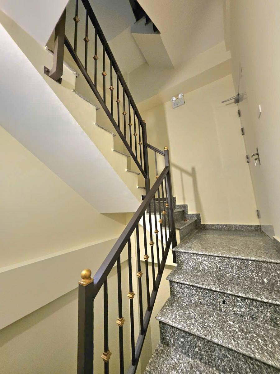BÁN TÒA NHÀ 280M2 HOÀNG HOA THÁM , KINH DOANH , THANG MÁY NHẬP KHẨU..