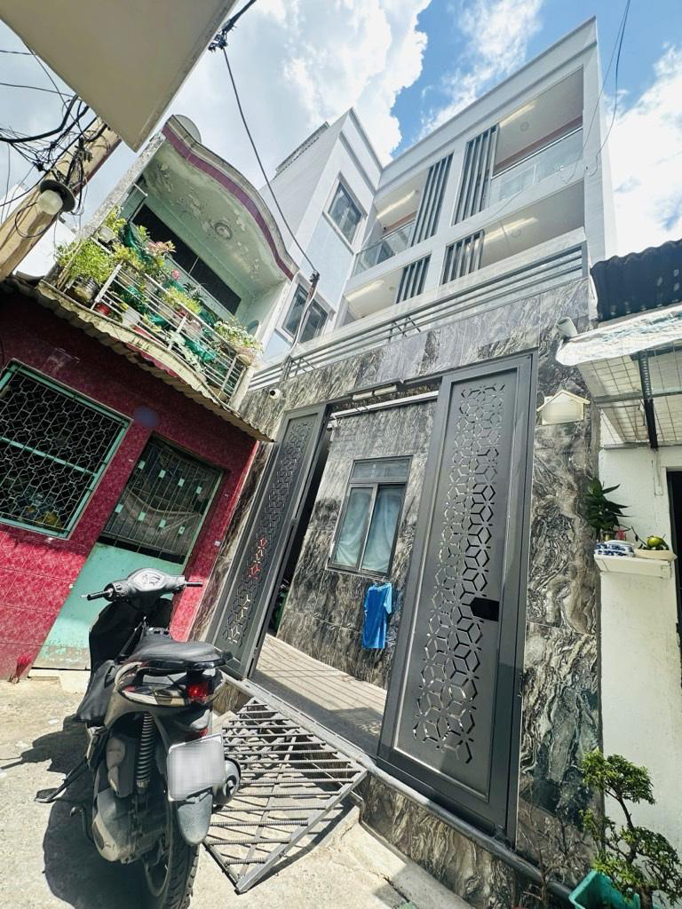 Chỉ 8,7 tỷ - CHDV 80,7m2 (13 x 7,2) - 8 pn 8 WC