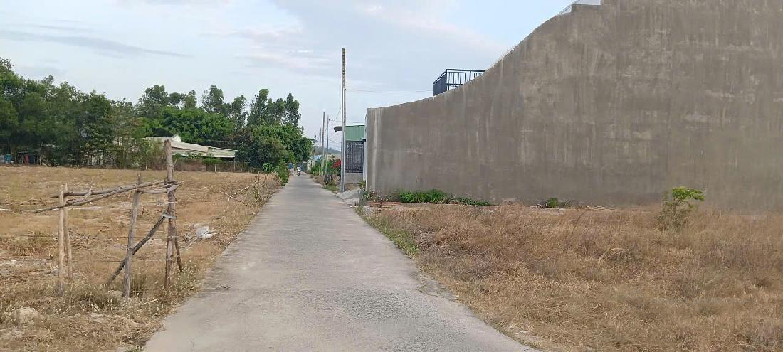bán lô đất nền gần đường Hội Bài Châu Pha khu dân cư
