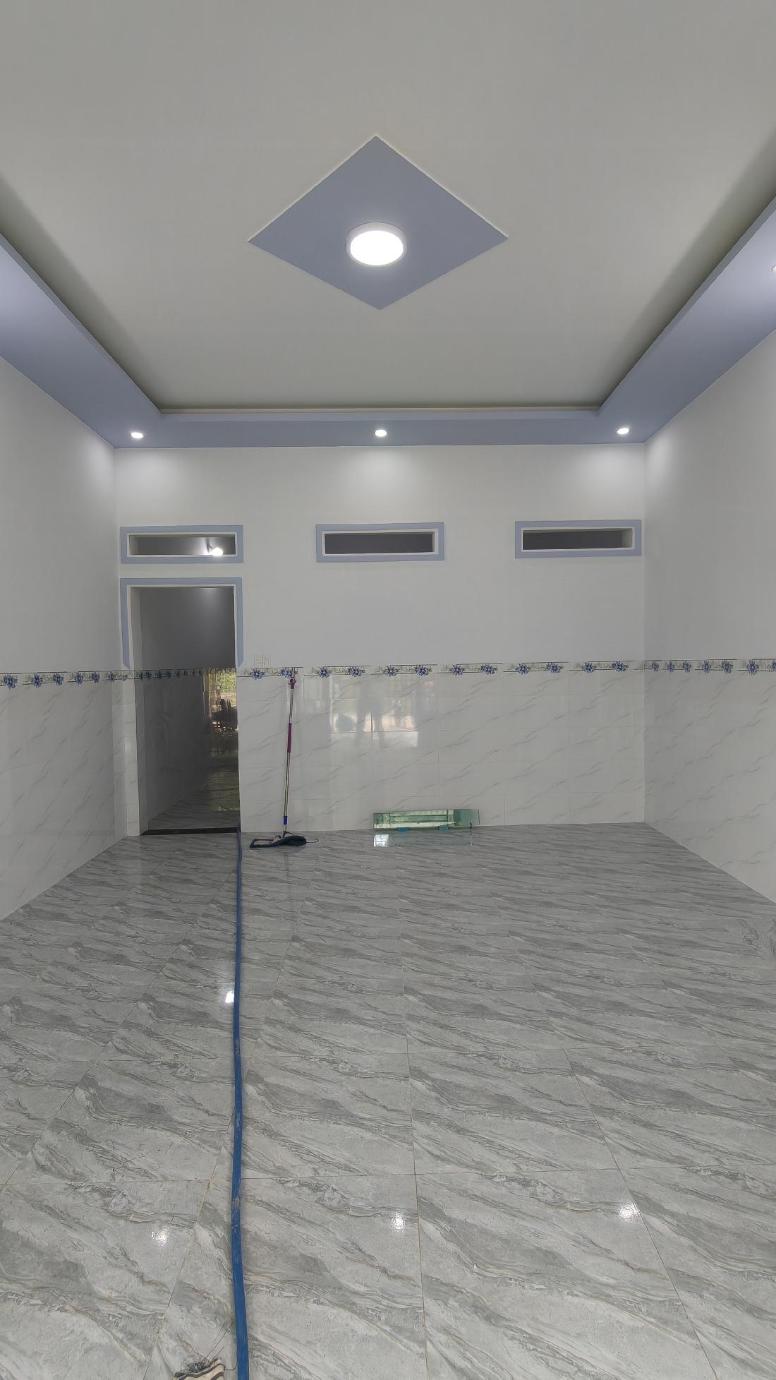 Bán nhà mới xây xong 