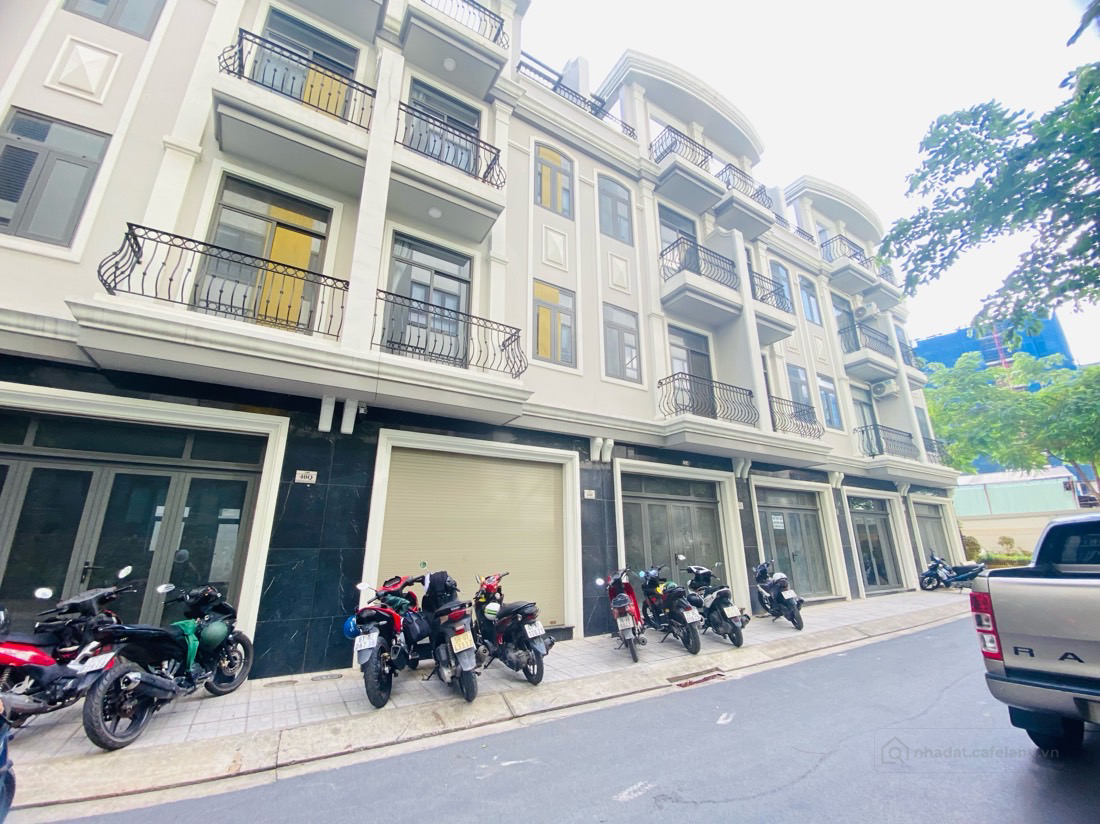 Bán nhà phố Bcons City, MT đường Thống Nhất, xd 4 tầng, giá 8,8 tỷ, sổ hồng