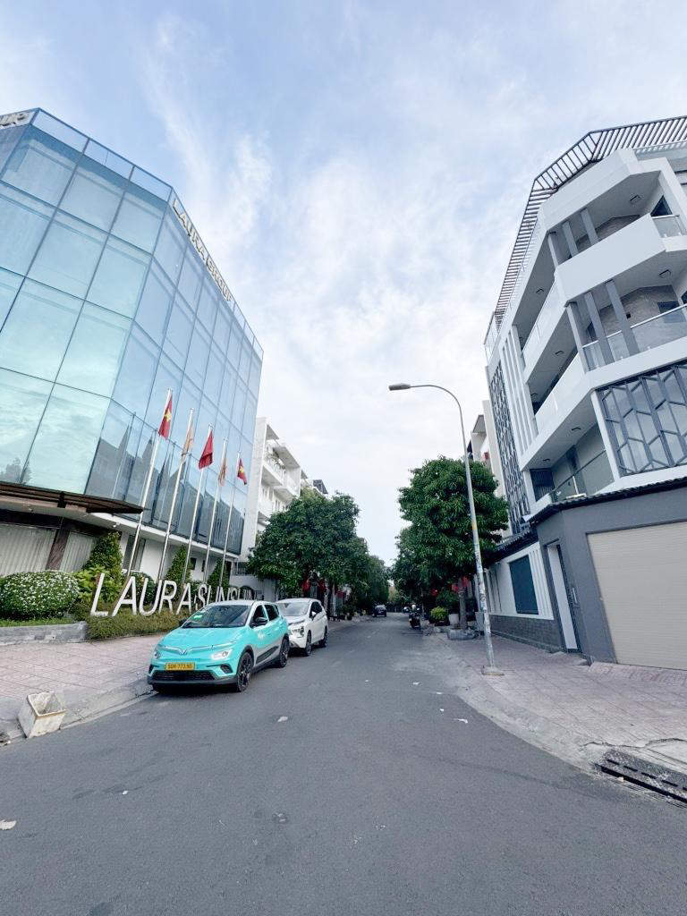 MẶT TIỀN KD CÓ THANG MÁY, BÌNH PHÚ Q.6, 342m2 SÀN, GIÁ 20T