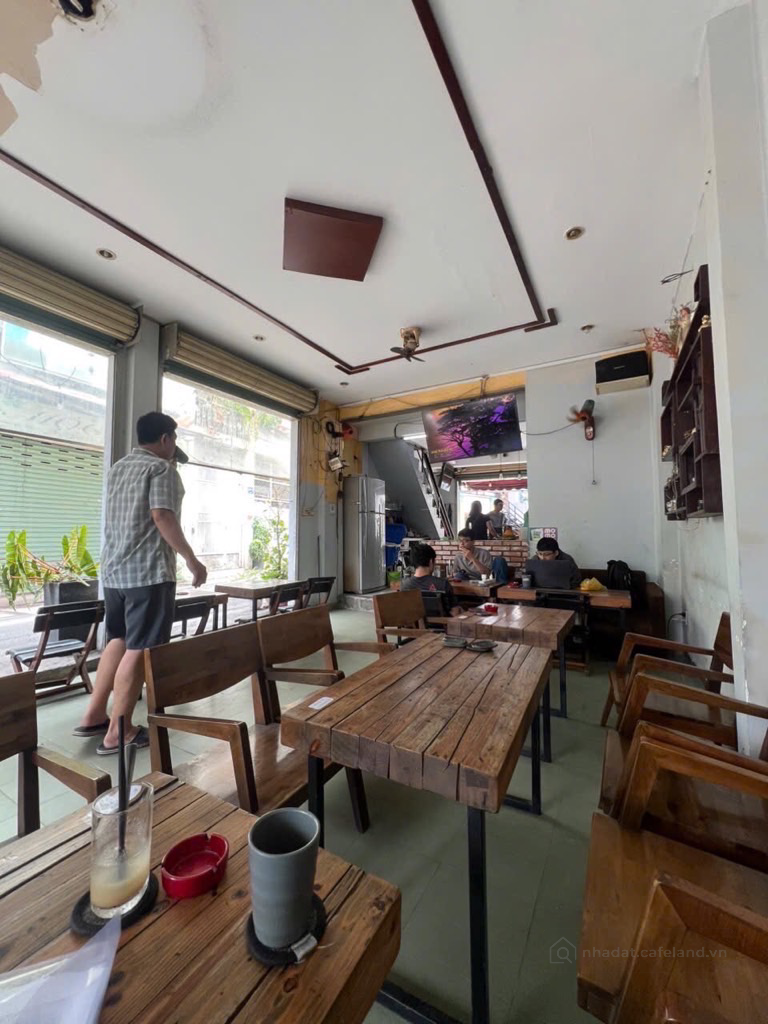 Nhà lô góc 3 mặt, 65m2, ngang hơn 4m, khu vực kinh doanh sầm uất @
