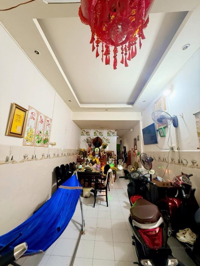 Nhà cũ tiện xây mới, 68m2, nở hậu 3.6m, gần mặt tiền. Khu vực an ninh, pl chuẩn