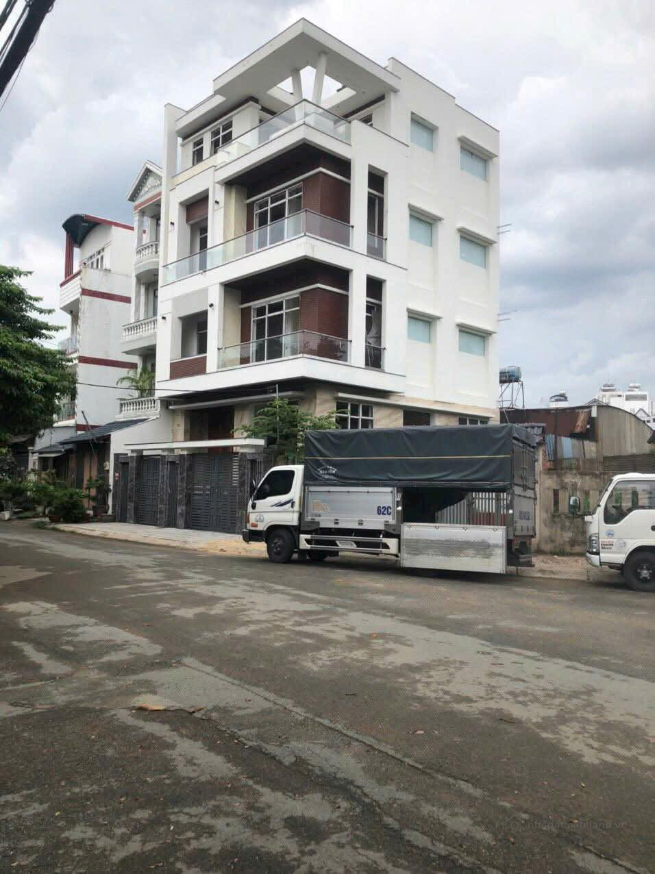 GÒ VẤP, BÁN BIỆT THỰ LÊ ĐỨC THỌ, DT 10x18m HẦM + 4 TẦNG