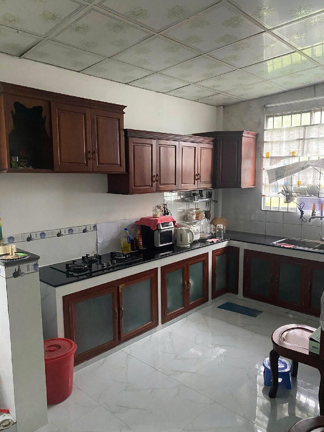Bán đất sẵn nhà mái thái Bình Chánh sổ hồng riêng
