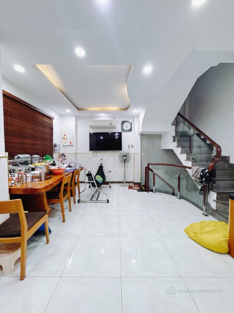 Chỉ 6,3 tỷ - 44,2 m2 (ngang 8,7 x 5,7) - nhà 5 tầng HC đủ - hẻm 3m Tôn Đản