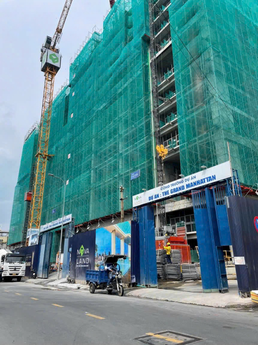 330M ĐẤT XÂY BUILDING Q1, NGANG 11M x 30M GIÁ 179 TỶ LH 0906979786