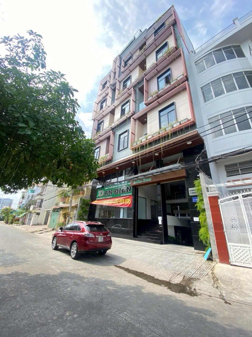 CHDV 70,XÂY 8 TẦNG,NGANG 14M X 20M GIÁ 70 TỶ, LH 0906979786