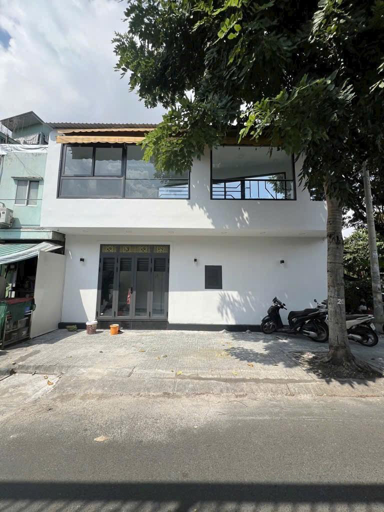 Chỉ 5,6 tỷ - có nhà mặt tiền Trần Nguyên Đán - ngang 9,3 m - căn góc 3 mặt