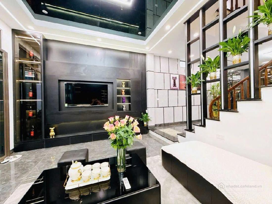 ĐẠI LA, HAI BÀ TRƯNG: 54M - 4T - MT: 4,3m giá 12,8 tỷ - CÁCH 30M RA PHỐ - NGÕ TO