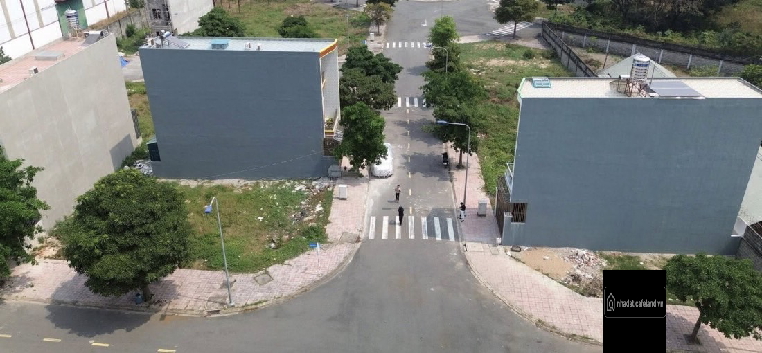 Bán lô góc 2 mặt tiền đường TT Hậu Nghĩa đầu tư để ở, đều ổn