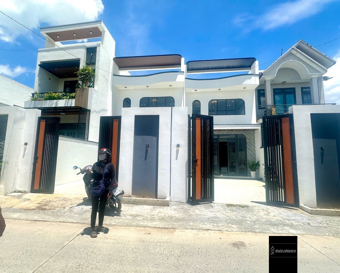 bán nhà mới xây 3PN, SHR bao sang tên nhà buôn bán được đường thông 