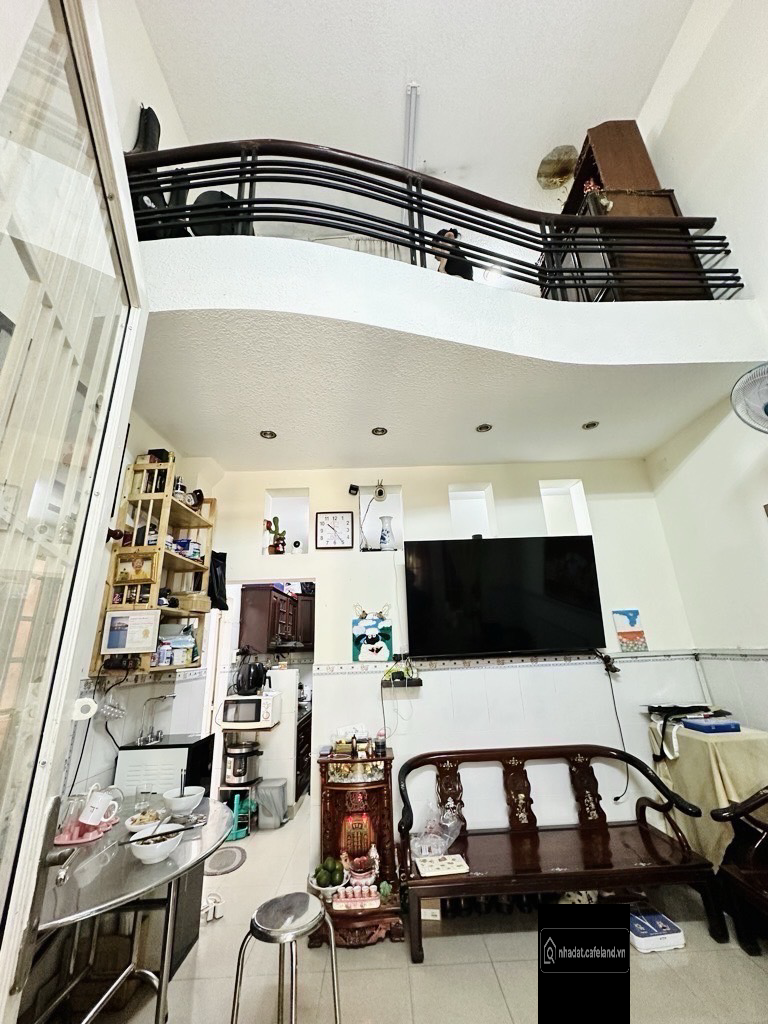 Mặt tiền đường, ngang 4m, nở hậu, công nhận đủ. sổ vuông vức, pháp lý chuẩn 