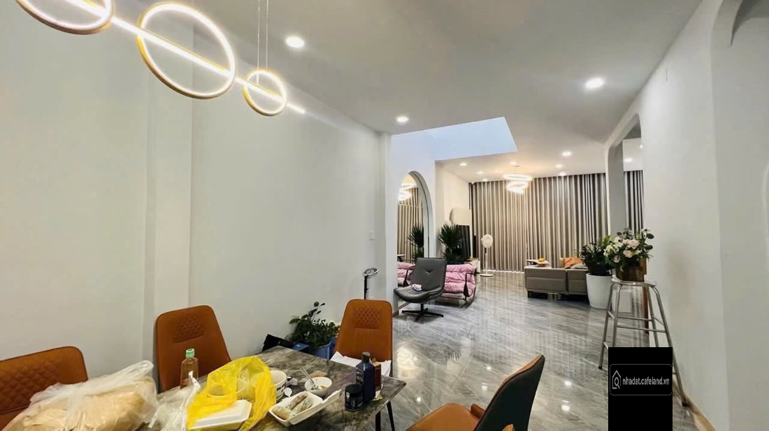 Bán biệt thự 2 lầu đường 10m Tân Quy Quận 7