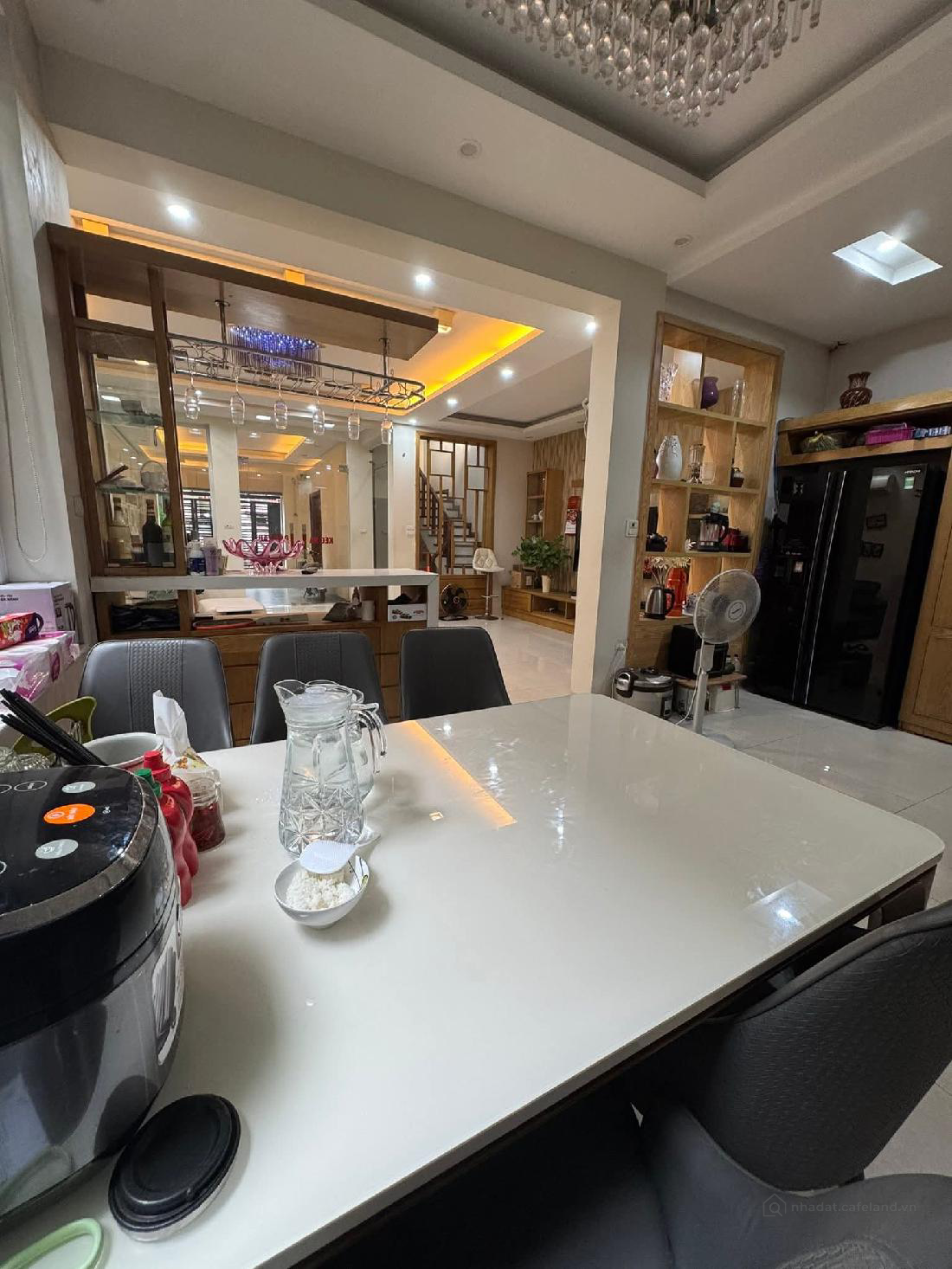 DIỆN TÍCH RỘNG 133M² - MẶT TIỀN KHỦNG 7M - 10m RA PHỐ, 2 Ô TÔ TRÁNH... CẦU GIẤY
