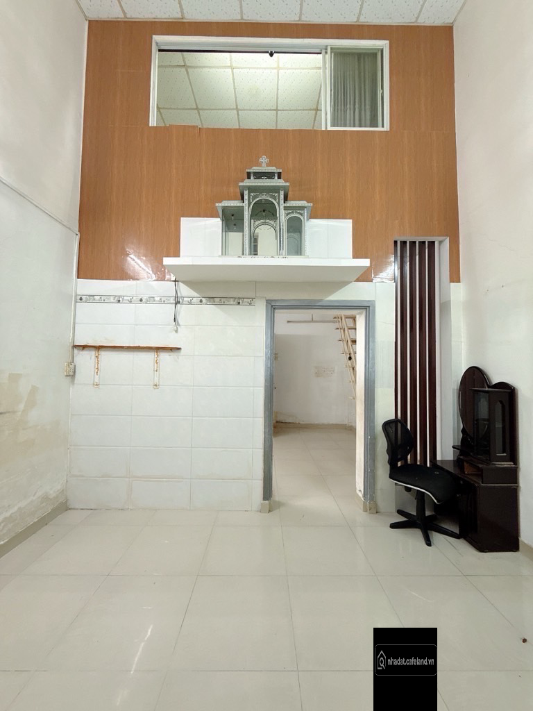 Nhà cũ tiện xây mới, ngang 4m, 37m2, 100m ra mặt tiền. Hẻm trước nhà 4m. Ply rõ