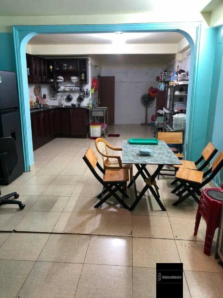 Ngang 4m, 125m2. Gần mặt tiền đường. Sổ vuông vức. 3 tầng. Không lộ giới, qh 